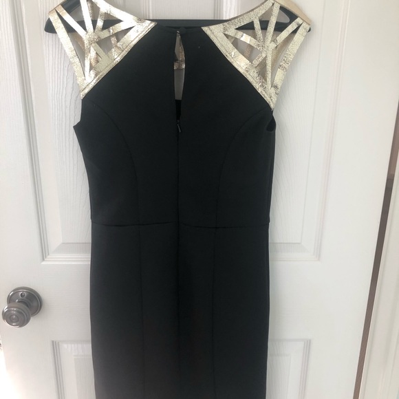 Lulu’s black dress - Picture 6 of 7